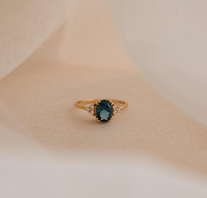 Vintage Blue Topaz Diamond Gold Ring