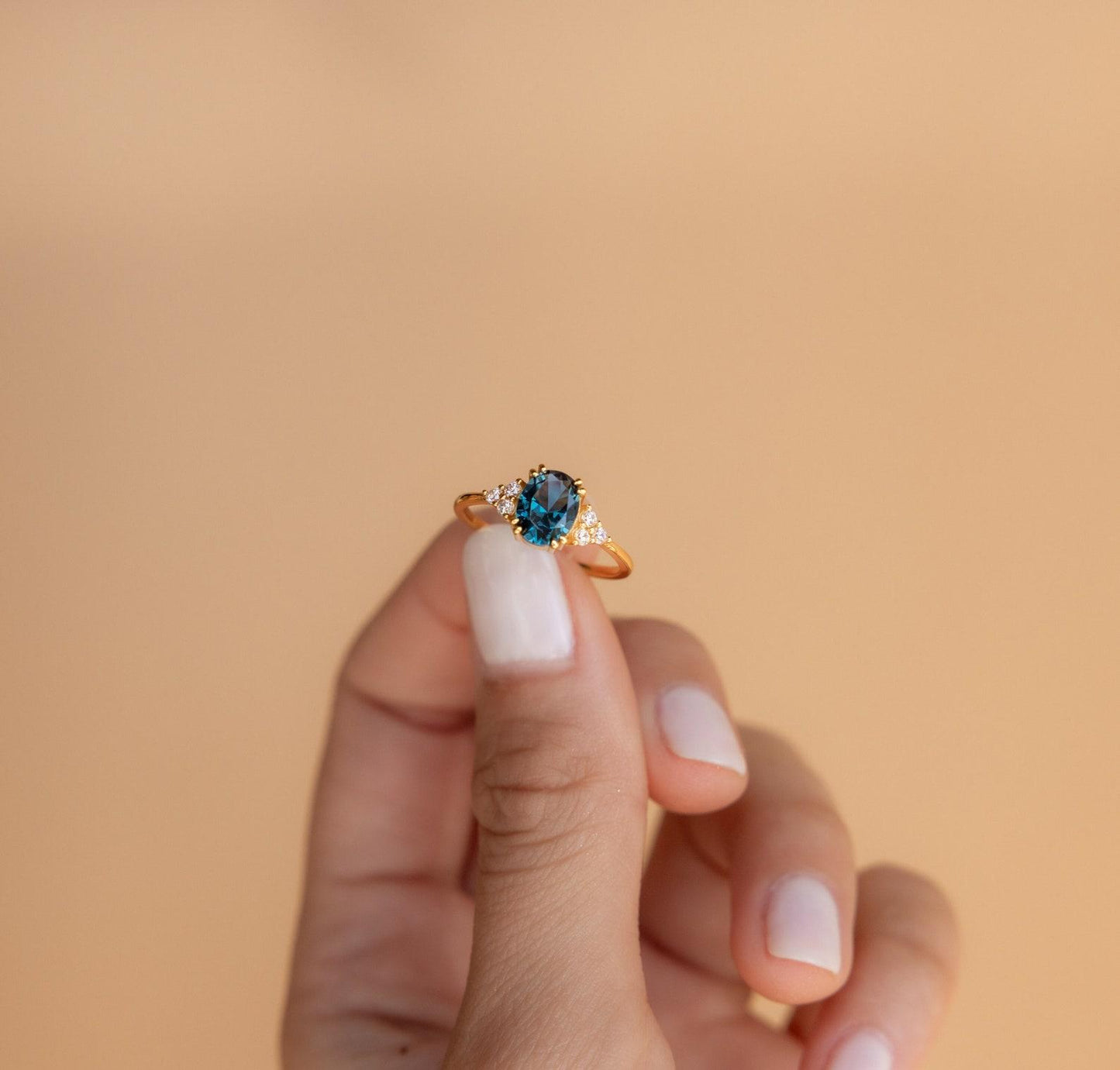 Vintage Blue Topaz Diamond Gold Ring