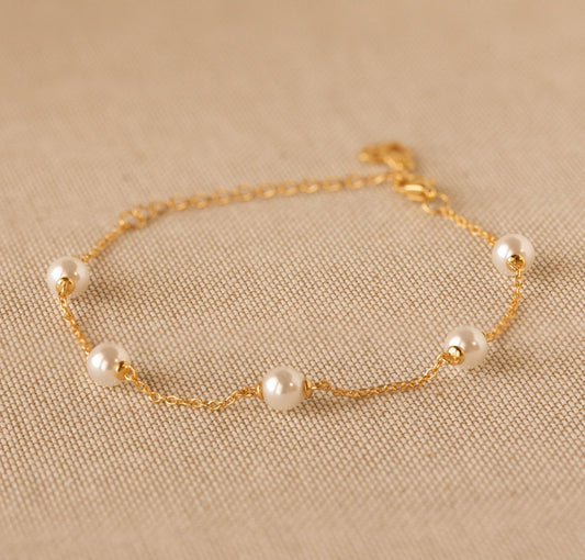 Dainty Pearl Beaded Bracelet