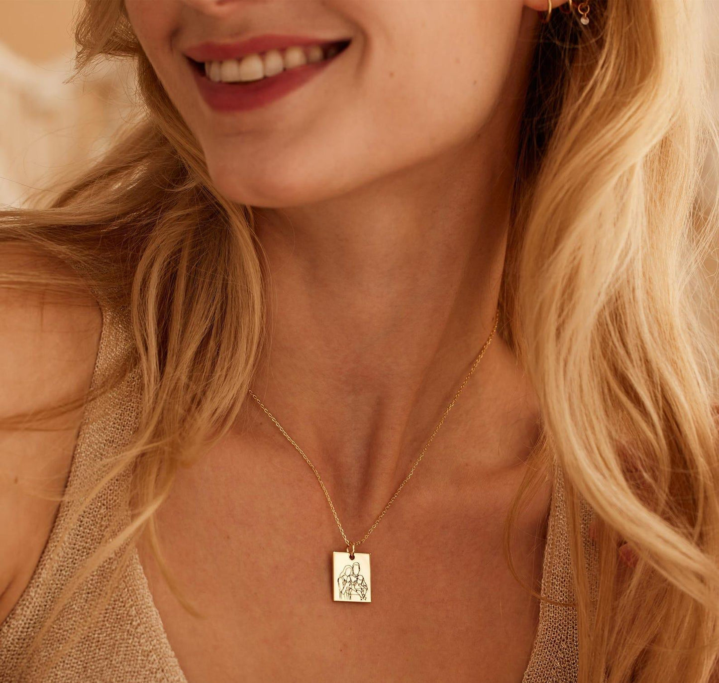 Custom Photo Necklace Outline Engraving in Gold