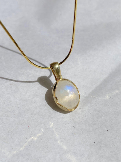 Dainty Moonstone Gemstone Necklace