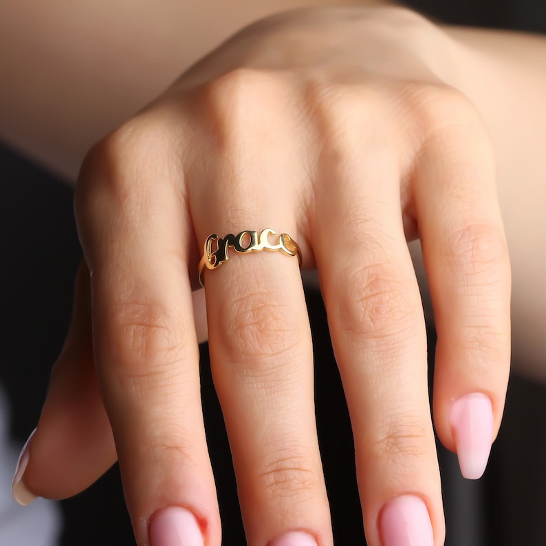 Personalized Dainty Silver Name Ring Design